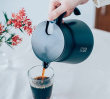 Cargar imagen en el visor de la galería, Carafe Isotherme 600 ml - HARIO