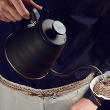 Lade das Bild in den Galerie-Viewer, Bouilloire Bueno Kettle Noir - HARIO